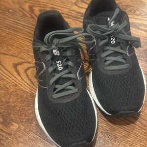 New Balance Girls 520 Sneakers Size 6 Worn once!